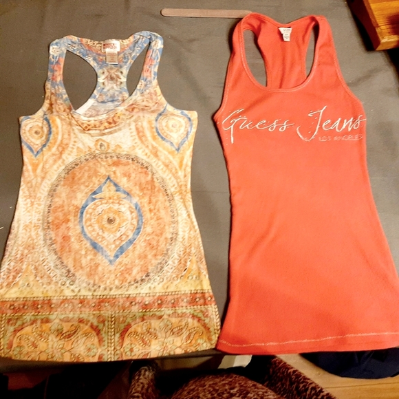 BUNDLE 🛍 deal 🥳GUESS - FREE MOSSIMO.. tank tops 🛍 - Picture 1 of 5